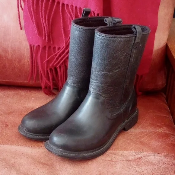 BOGS Leather & Rubber Black Women's Boots - Picture 6 of 9